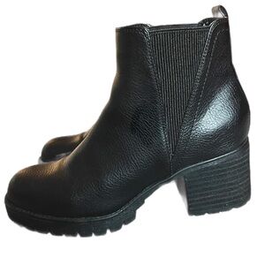 Black booties in amazing condition, like brand new!